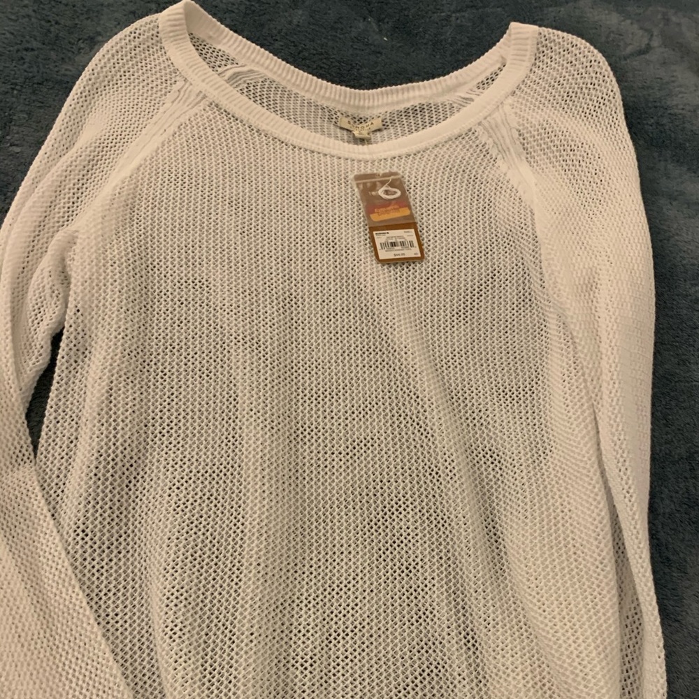 Knit long sleeve lightweight Cammy. New with tags